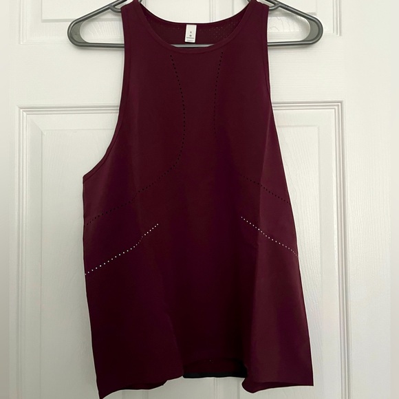 Maroon lululemon tank top with reflective detail size 8 - Picture 1 of 3